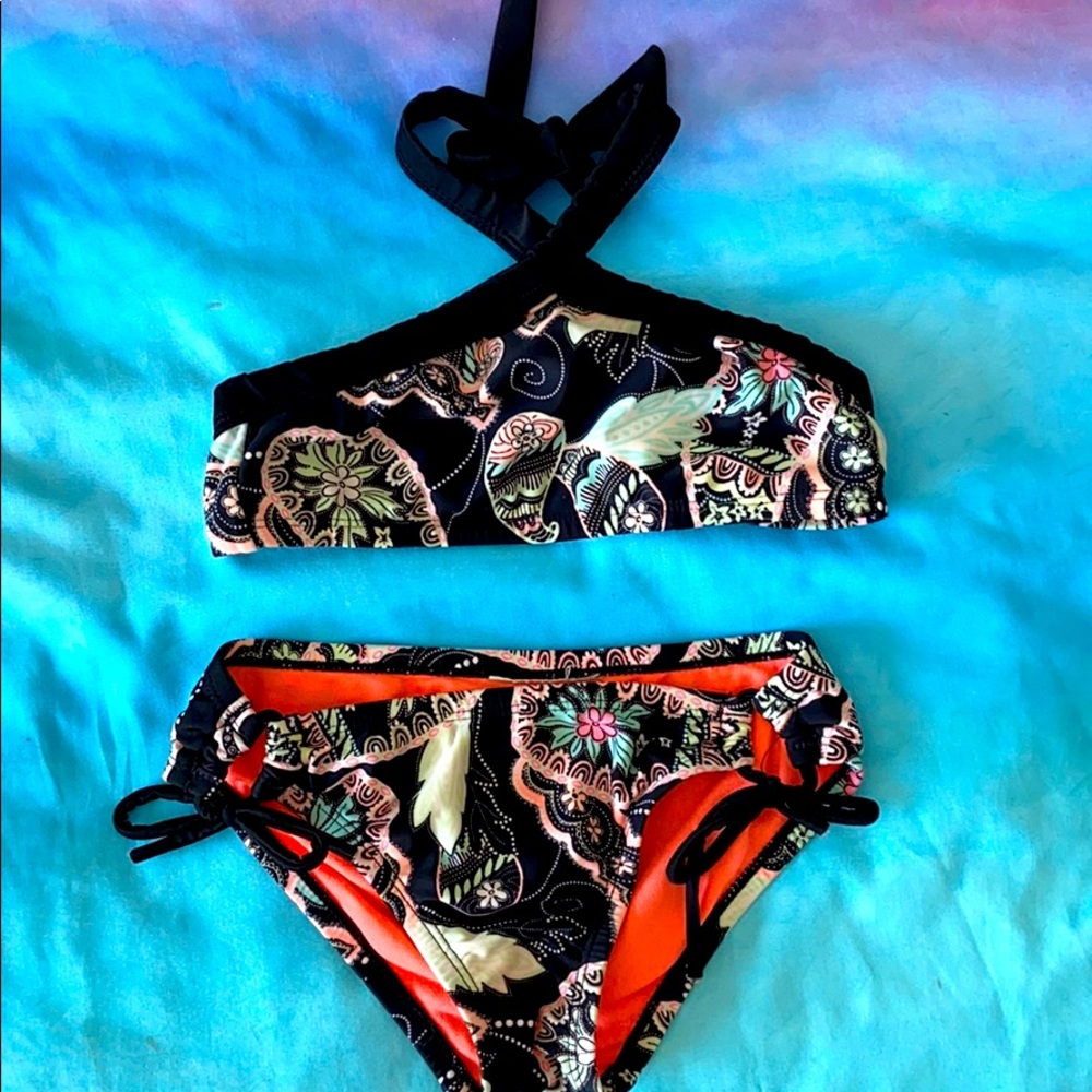Two piece swim, halter top